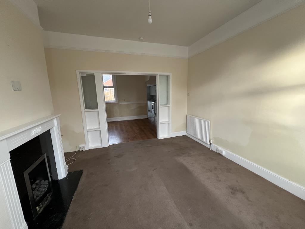 Lot: 13 - TWO-BEDROOM TERRACE HOUSE WITH GARDEN - General view of through living room